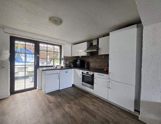 Küche mit Terrassentür