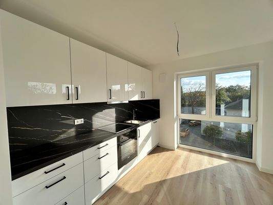 Moderne Küche mit Ausblick