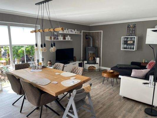 EG - Wohnzimmer - mittig Kaminofen 3777.jp