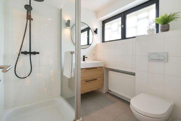 Duschbad Souterrain illustriert