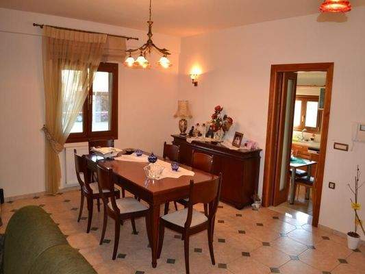 Kreta, Agios Nikolaos: Exklusive Immobilie zu verkaufen. Luxuriöse Villa mit fünf Schlafzimmern