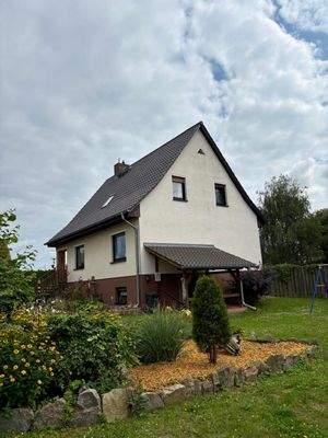 Seitenansicht mit Kellereingang.jpg