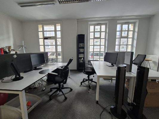 Büroraum 1 ganz