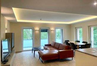 möbiliertes Wohnzimmer