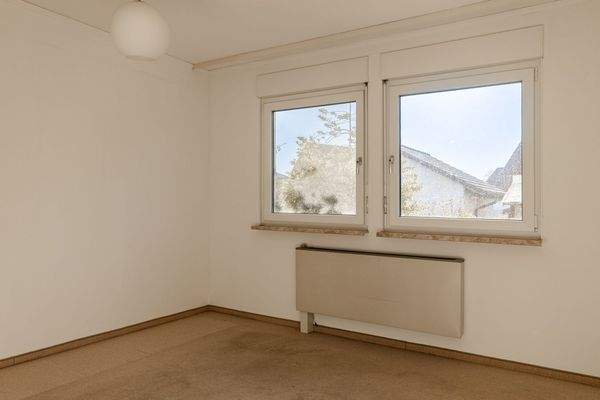 Handwerker-Projekt zur Renovierung (OKAL-Fertighaus mit PV-Anlage)