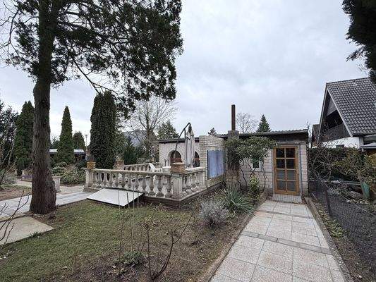 Nebengebäude mit med. Terrasse