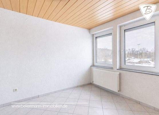 Zimmer OG / mögl. Küche