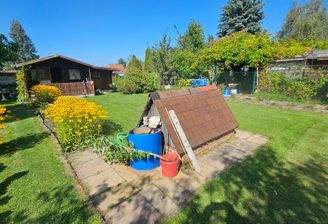 Garten mit Brunnen.jpg