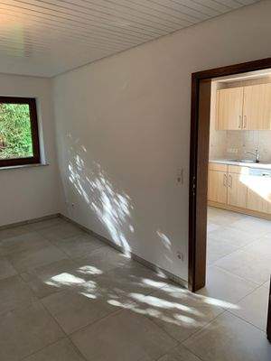 Flur mit Zugang zur Küche