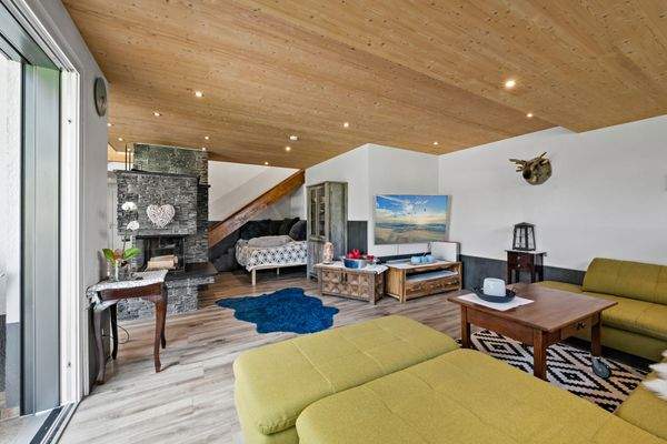 Wohnzimmer mit tollem Kamin