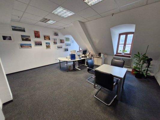 Freies Büro mit ca. 32,30m² #101403