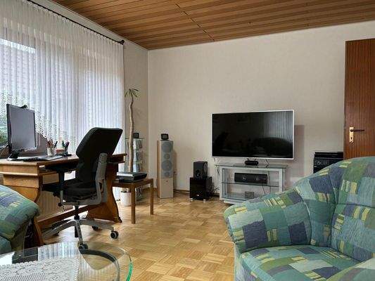 Zugang zur seitlichen Terrasse vom Wohnzimmer