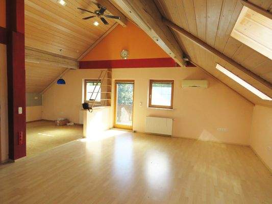 offener Wohn-/Küchenbereich 