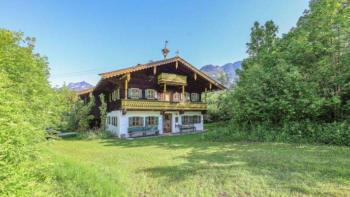 KITZIMMO-Historisches Bauernhaus in traumhafter Lage kaufen - Immobilien Erpfendorf.