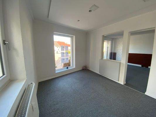 Ladengeschäft Seitenraum.jpg