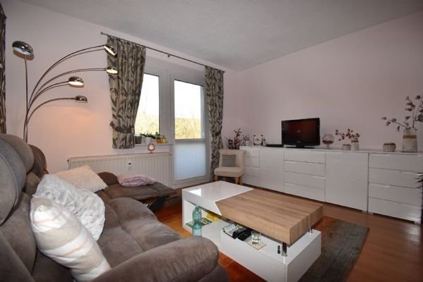8 Wohnzimmer
