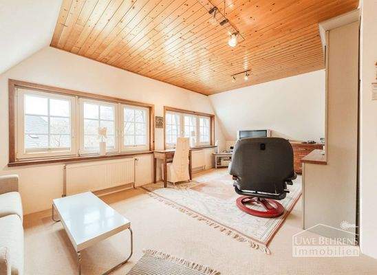 Büro/Kinderzimmer DG