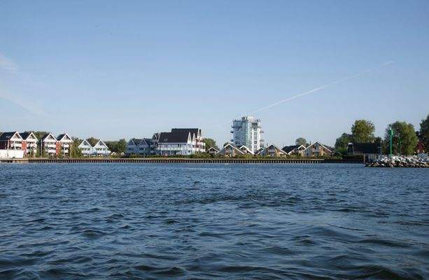 FP Müritz vom Wasser