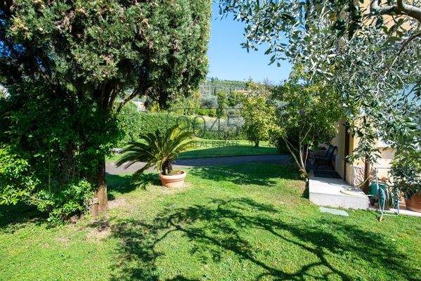 Exklusives Villenanwesen mit Seeblick in Garda - Gardasee