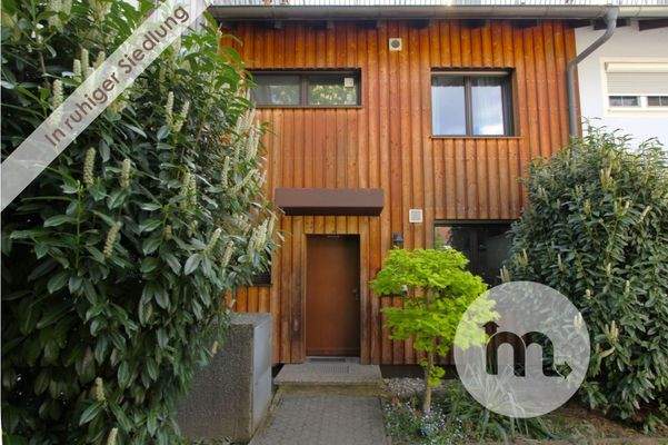 Titelbild - Hauseingang im Osten