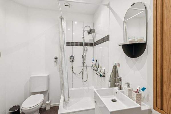 Einliegerwohnung - Duschbad