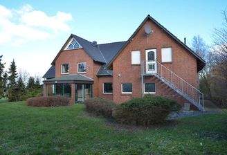 Blick auf das Wohnensemble aus dem Garten