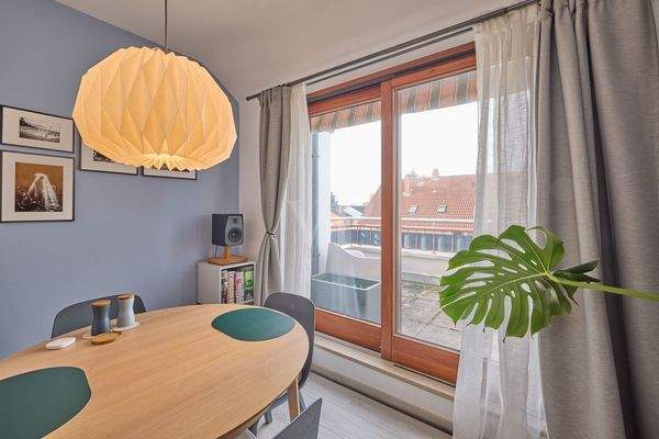 Essbereich mit Zugang zur Loggia I