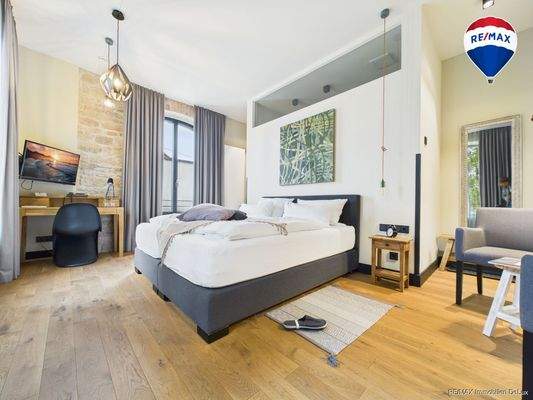 REMAX Immobilien DeLux Hotel Zimmer Wallerfangen Mark Borowicz