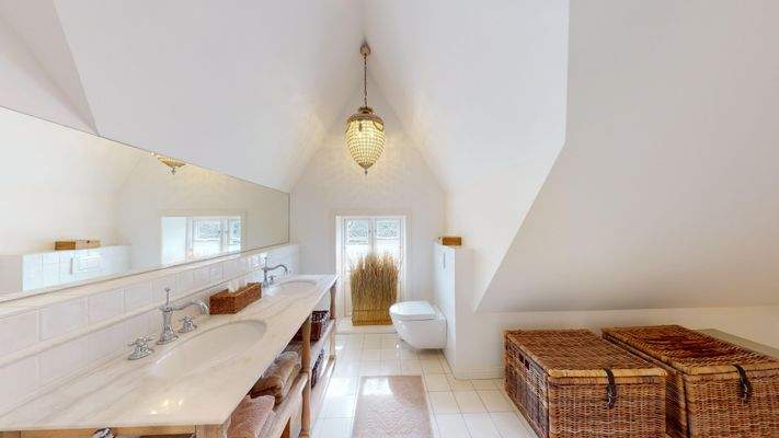 Bad im Dachgeschoss