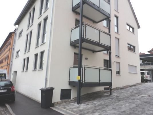 EG-Wohnung mit Balkon, Westen