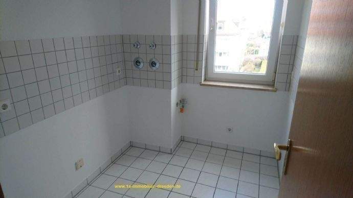 Küche mit Fenster Bild 2