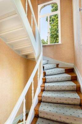 Treppenhaus zum 1. OG