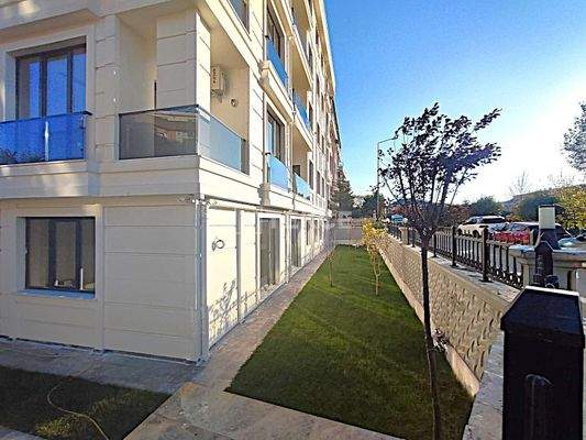 Sea View 4-Bedroom Duplex Apartment in İstanbul Büyükçekmece