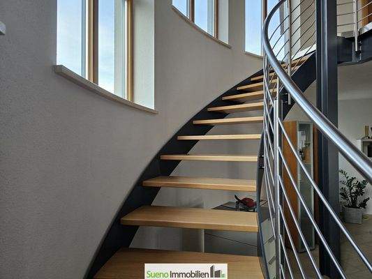 Aufgang ins OG vom Wohnbereich