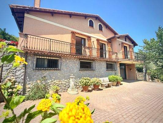 DA_1037_TERRA ITALIA IMMOBILIEN_REAL ESTATE_DOLCEA