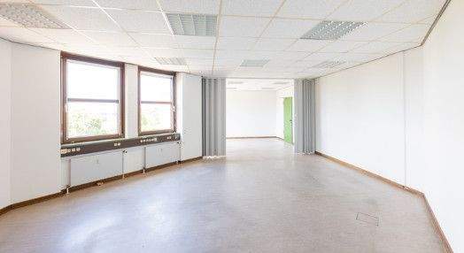 Büroraum mit möglicher Trennwand