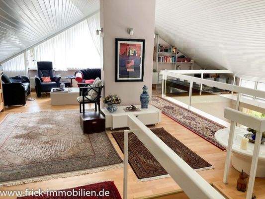 29-Galerie-Raum DG.JPG