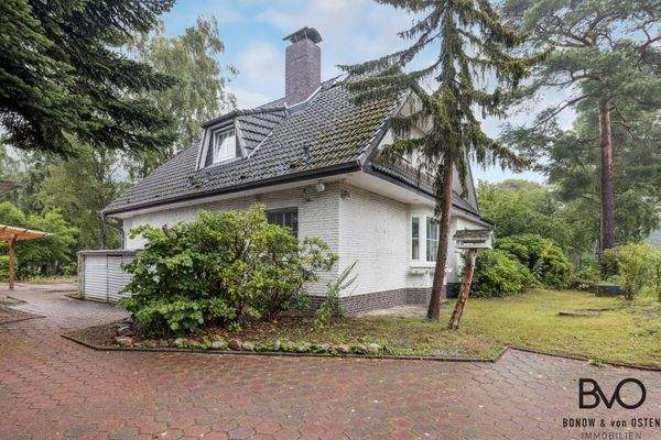 Charmantes Einfamilienhaus mit tollem Grundstück