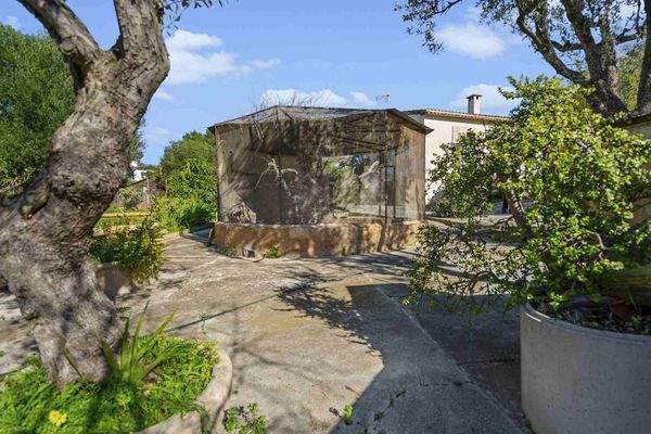 Voliére oder Hühnerstall