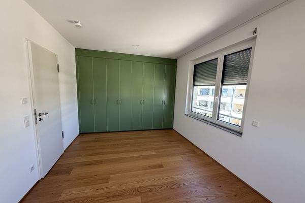 Schlafzimmer mit Einbauschrank