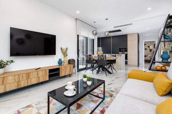 Stylish 2-Bedroom Flats with Shared Pool in Torrevieja