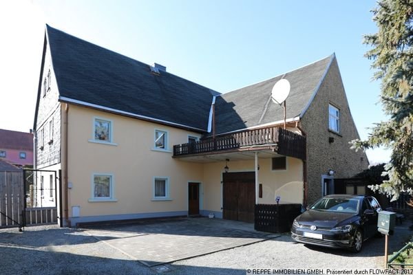 Innenhof mit Garage