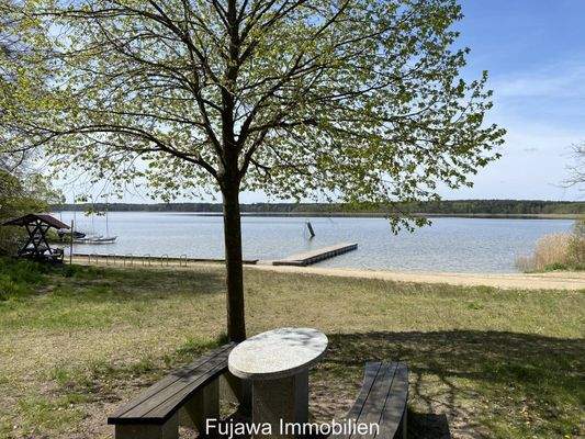 öffentlicher Badestrand Userin
