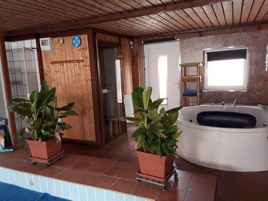 Sauna mit Whirlpoop