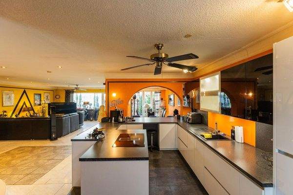 Küche Blick Wohnzimmer Esszi.