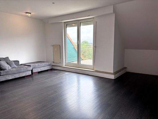 Wohnzimmer Richtung Balkon