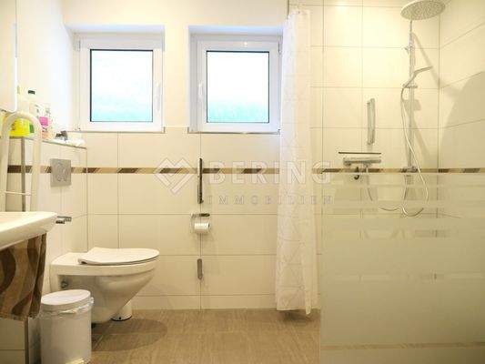 modernisiertes Badezimmer