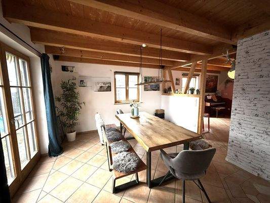 und offene Wohnzimmer