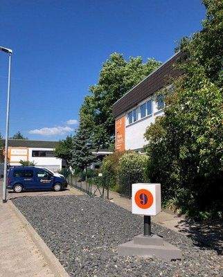 Carl-Zeiss-Str. 9