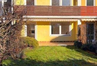 Südansicht vom Garten aus